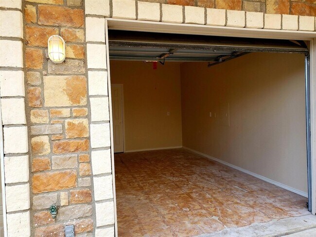 Building Photo - 4713 Virginia Ave