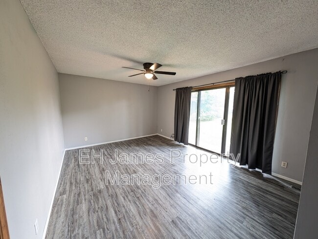 Building Photo - 8220 S College Ave