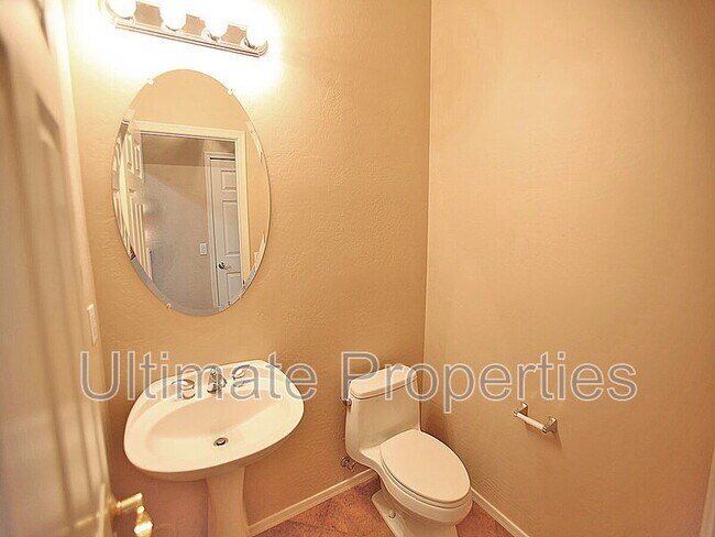 Building Photo - 16816 N 40th Dr