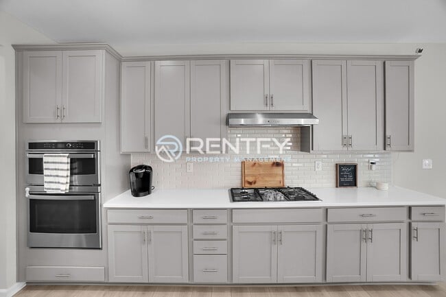 Building Photo - 211 Tetcott St