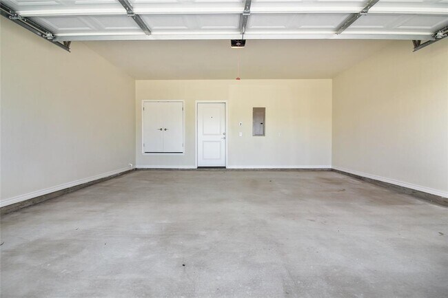 Building Photo - 511 Whirlaway Dr