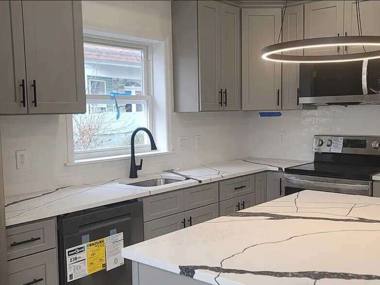 Building Photo - 30 Lyman St