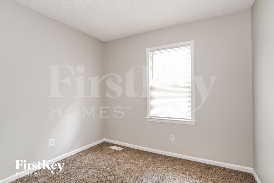 Building Photo - 5721 Trotters Ridge Rd