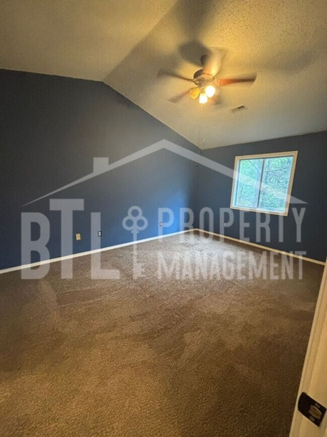 Building Photo - Peaceful 3-Bedroom Home Near Branson, MO – Reeds Spring School District