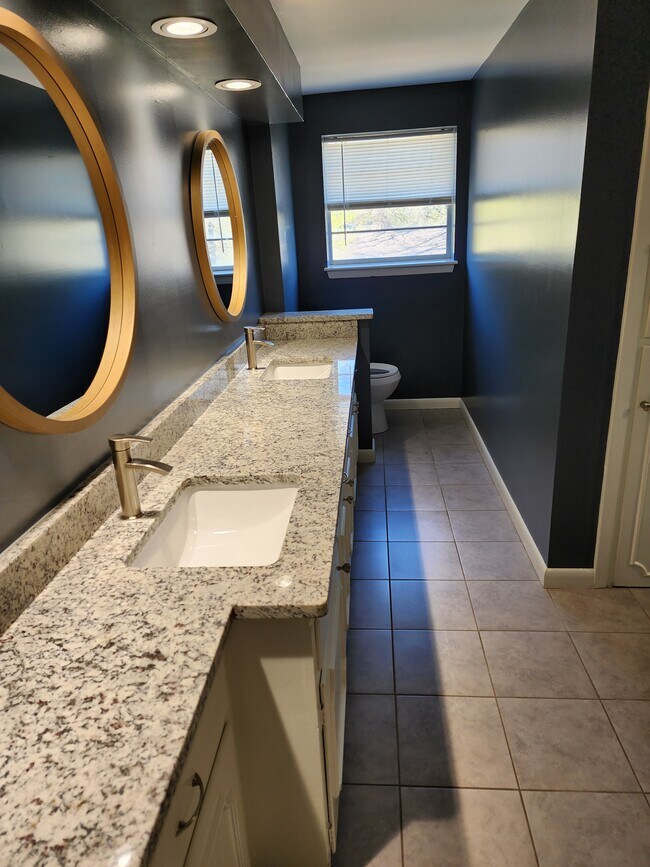 Building Photo - 5605 S 30th West Ave