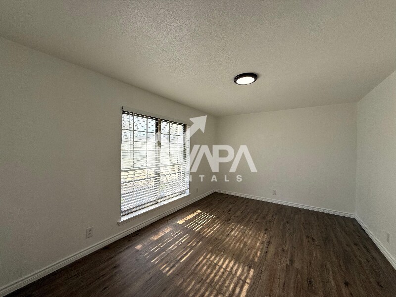 Building Photo - 551 Bertetti Dr