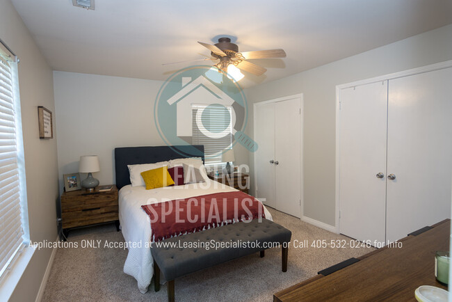 Building Photo - HALF OFF 1st MONTHS RENT on This North Wes...