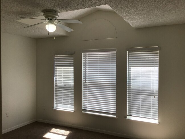 Building Photo - 16019 Horizon Court
