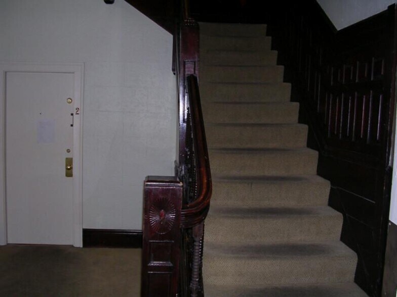 Building Photo - 585 Beacon St