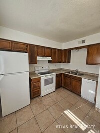 Building Photo - 111 N Phyllis-202