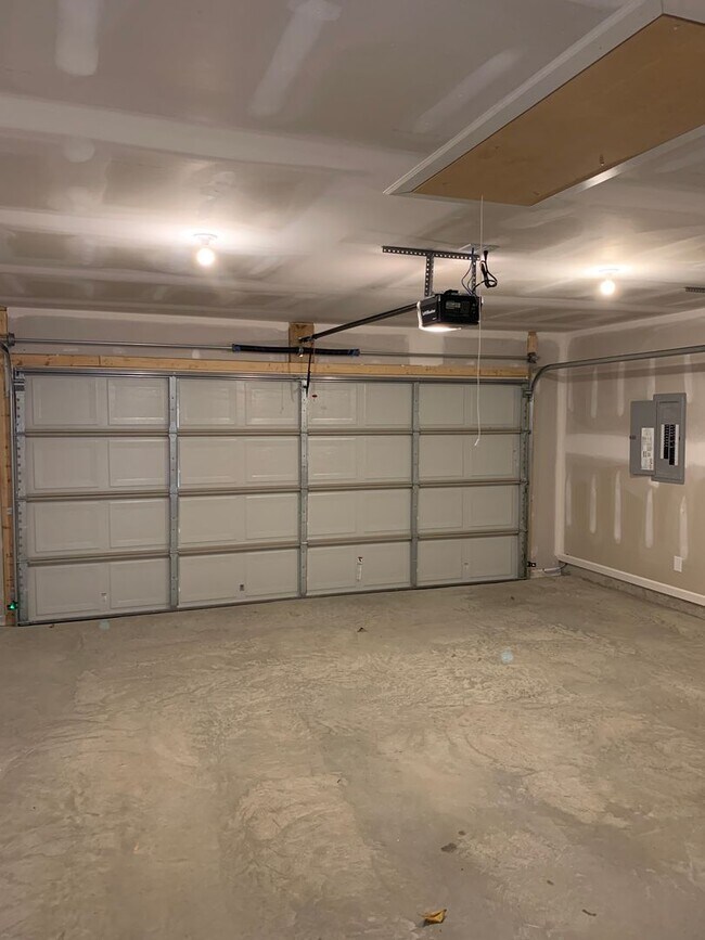 Building Photo - 2162 Kilpatrick LN