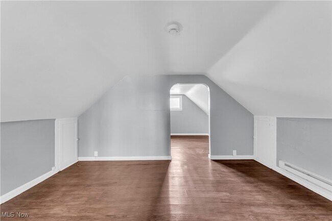 Building Photo - 14614 Glendale Ave