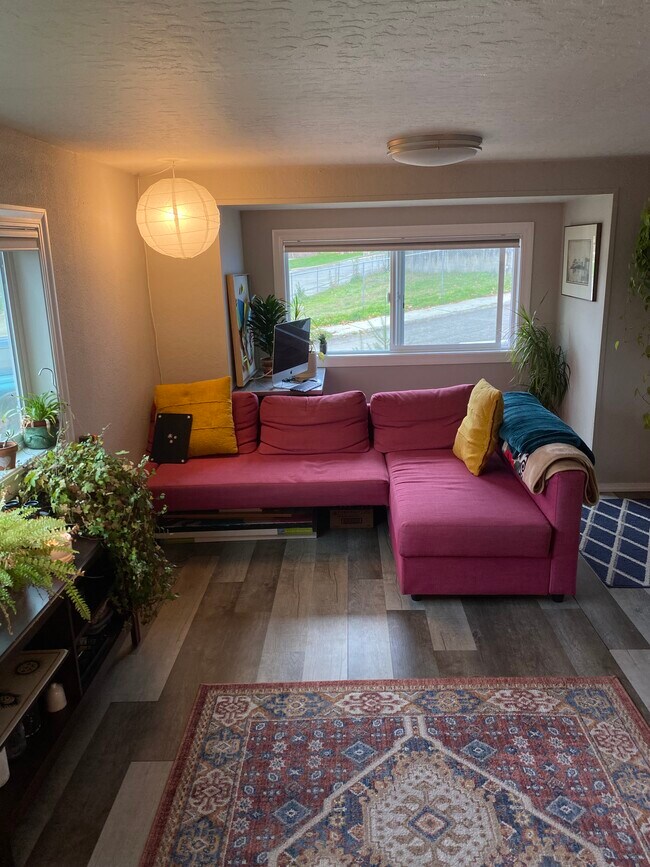 Building Photo - 1129 Pleasant Ave