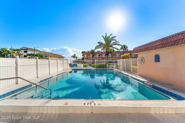 Building Photo - 8000 Ridgewood Ave