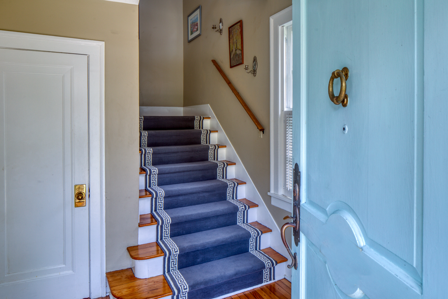 entrance & stairs to apartment - 207 E 44th St