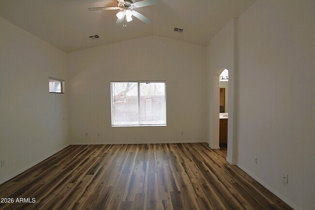 Building Photo - 25735 W Elwood St