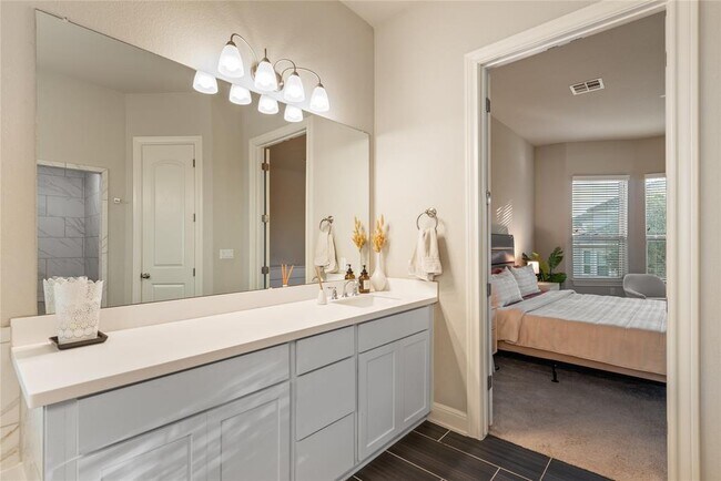 Building Photo - 11905 Deering Pl