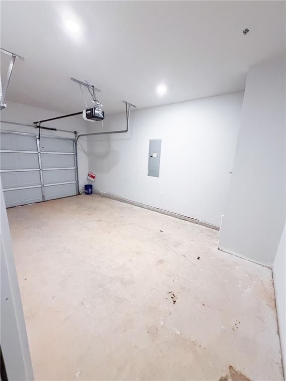 Building Photo - 310 Oakwood Dr NW