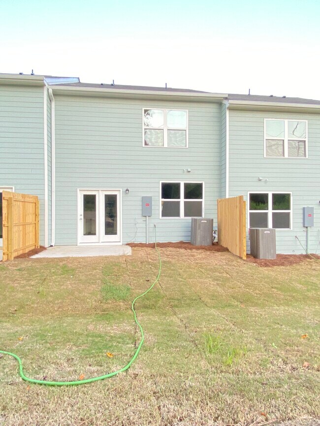 Building Photo - 1107 Union Pacific Way