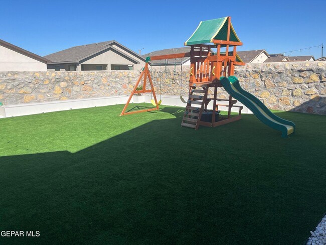 Building Photo - 429 Soleil Rd