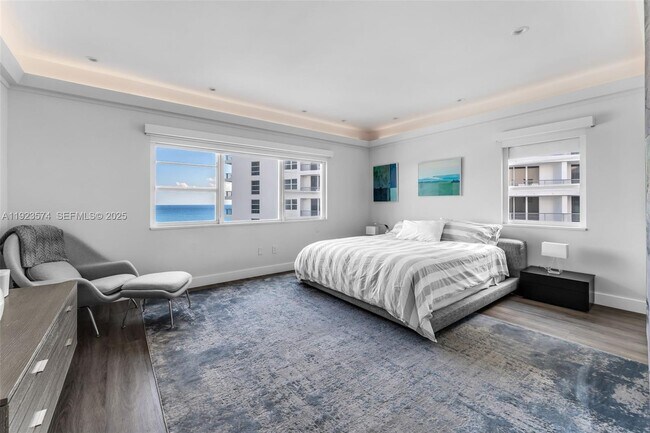 Building Photo - 4925 Collins Ave