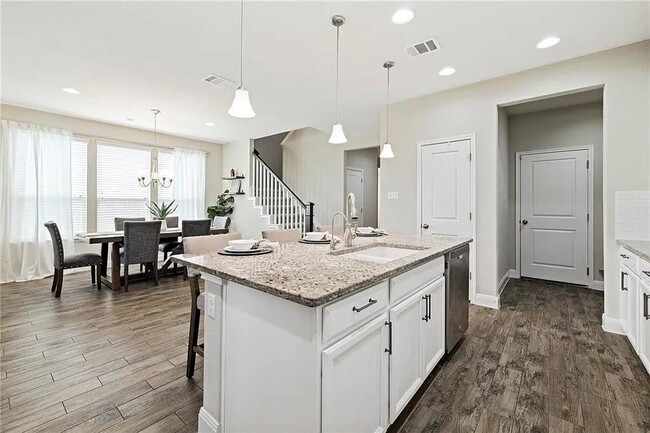 Building Photo - 165 Carlina Lp
