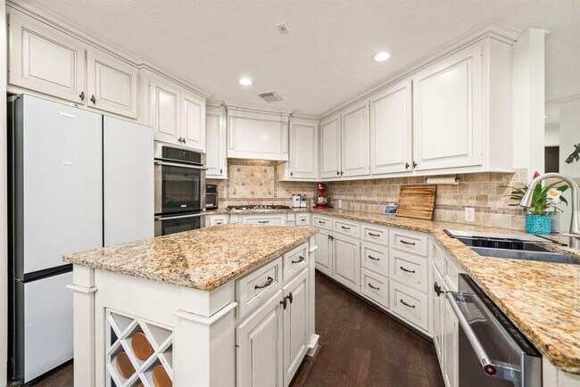 Building Photo - 202 W Greywing Cir