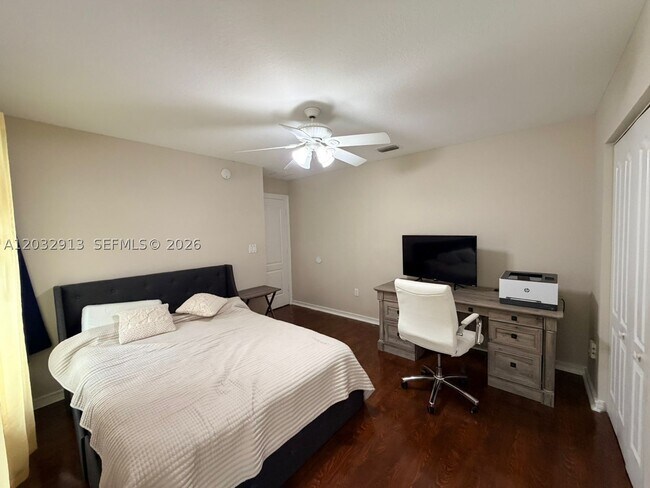 Building Photo - 4999 Chardonnay Dr