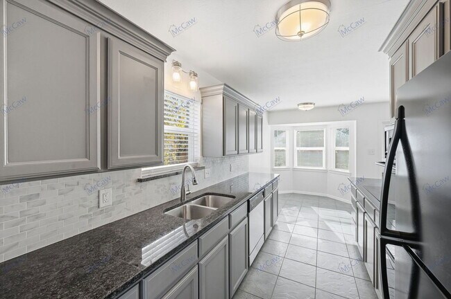 Building Photo - 737 Willow St