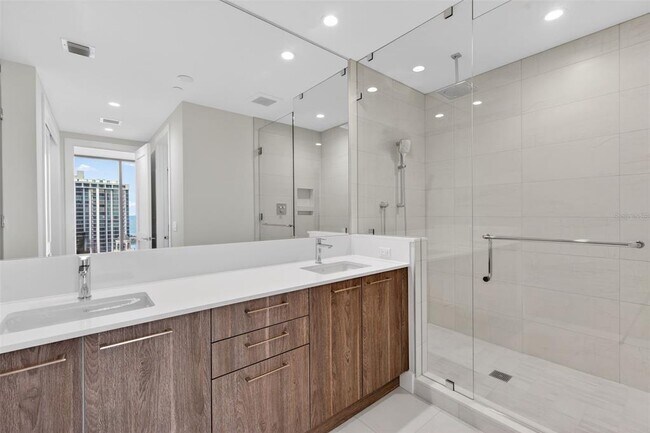 Building Photo - 275 1st Ave S