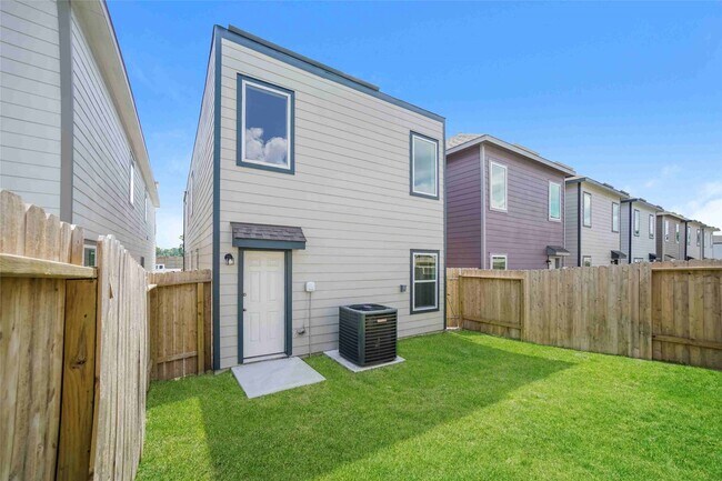 Building Photo - 15234 Estrella Rd W