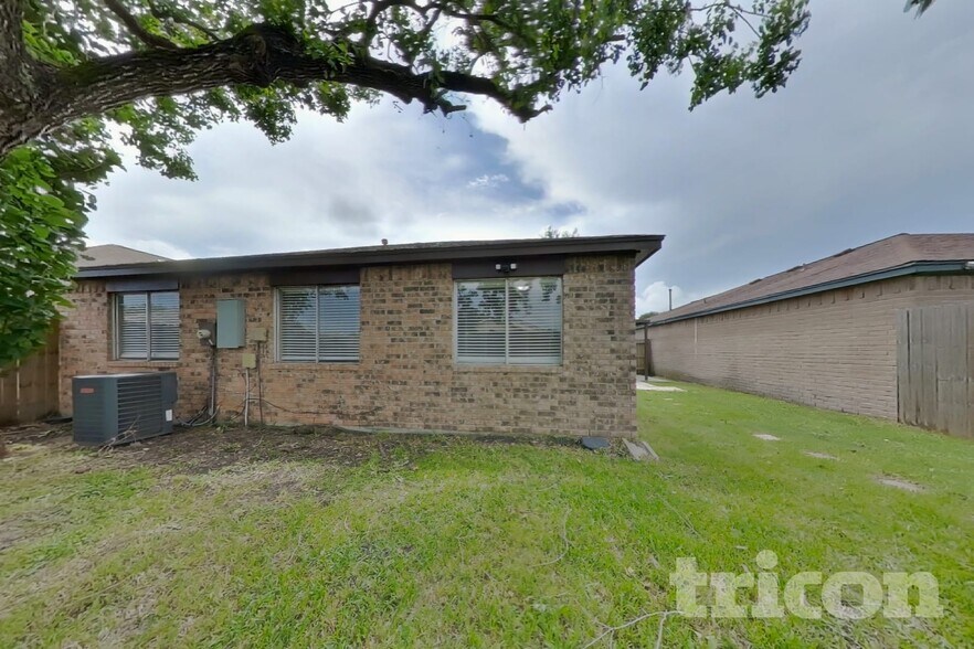 Building Photo - 13031 Bamboo Forest Trail
