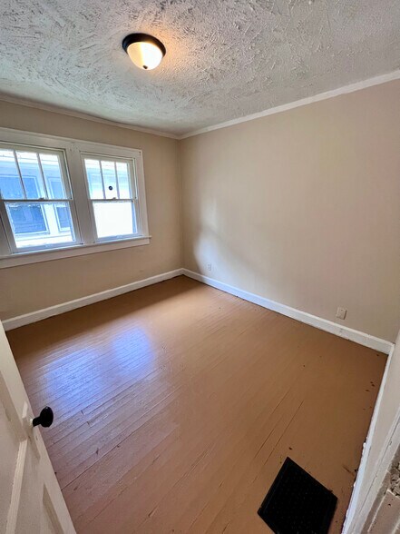 Building Photo - 3709 Boulevard Pl