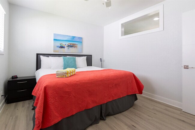 Building Photo - 3217 NE 9th St