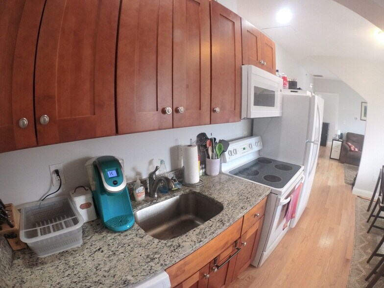 Building Photo - 49 Winship St