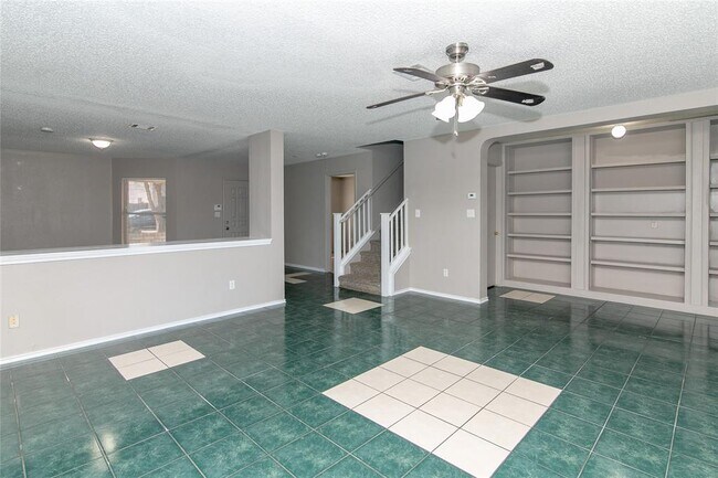 Building Photo - 12931 Heyerdahl Dr