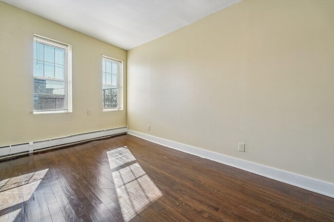 Building Photo - 101 1/2 Ocean Ave