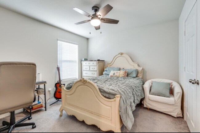 Building Photo - 16041 Pious Dr