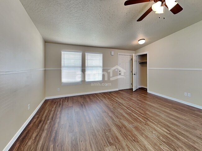 Building Photo - 634 Driftwood Ln