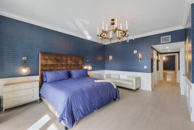 Building Photo - 200 E Palmetto Park Rd