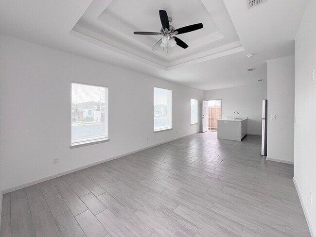 Building Photo - MOVE IN SPECIAL! - Beautiful 3bed/2bath Home in Edinburg -$1,000.00