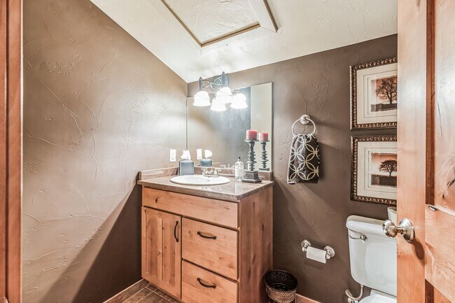 Building Photo - Downtown Frisco! Tons of space, amazing lo...