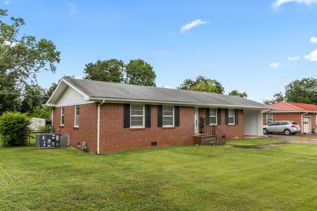 Primary Photo - 4301 Richardson Dr NW