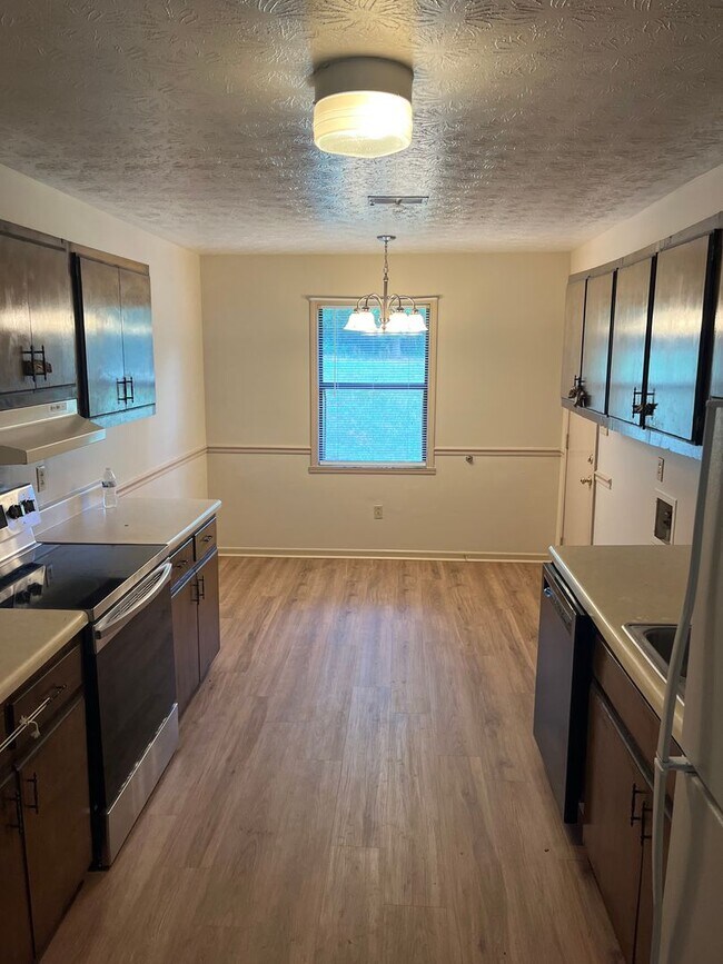 Building Photo - 1807-1807 Cedar Shoals Dr