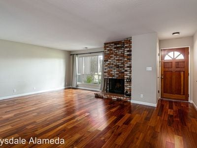 Building Photo - 1017 Kingston Ln