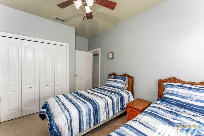 Building Photo - 1 Torrey Pines Dr