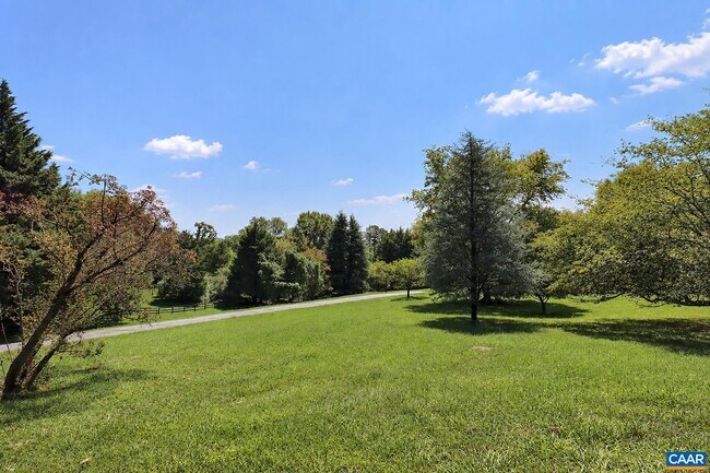 Building Photo - 360 Jeffers Dr