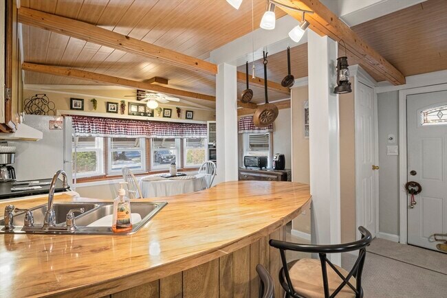 Building Photo - 17 Irene Ave