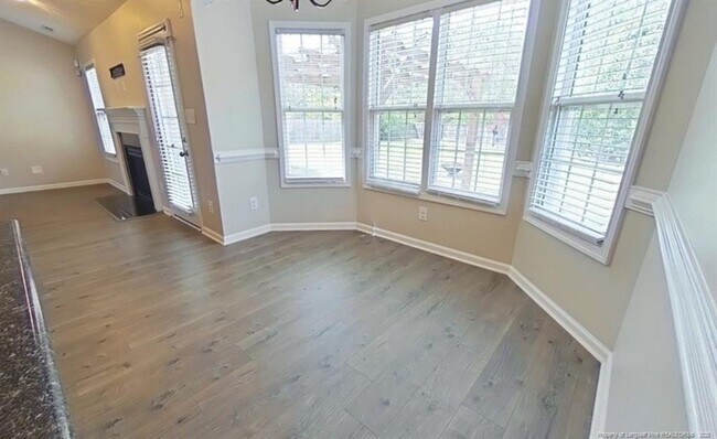 Building Photo - 472 Collinwood Dr