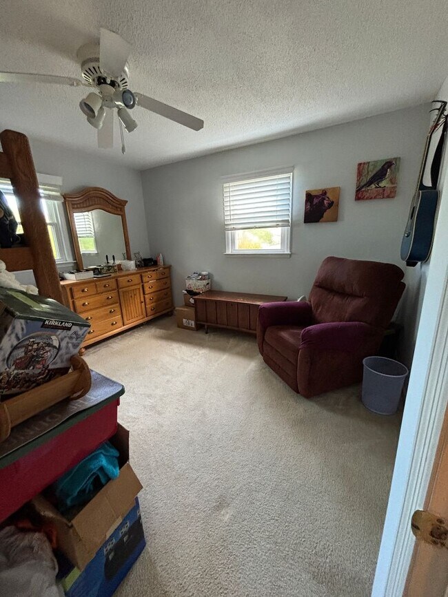 Building Photo - The Perfect Family Home!!!